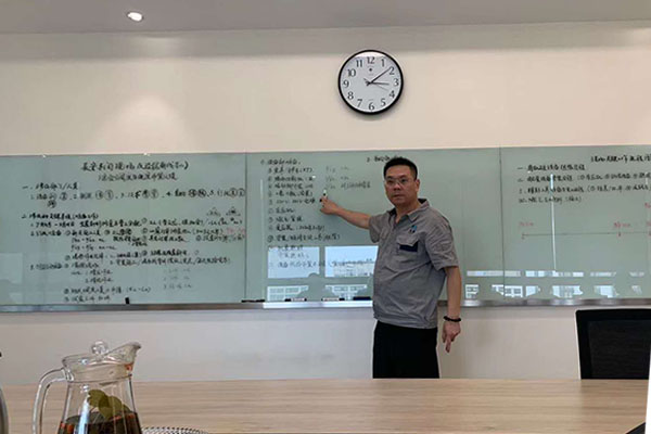 共勉-江蘇噴塑設(shè)備廠斯普瑞涂裝應(yīng)邀參加客戶企業(yè)會(huì)議！